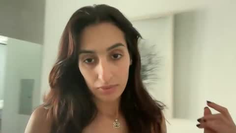 Snapshot of camiliakxoxo chatting on January 2025 04:08:01 PM camiliakxoxo online show from January 2025 04:08:01 PM