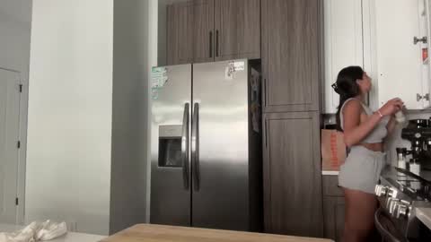 Snapshot of camiliakxoxo chatting on February 2025 05:42:02 PM camiliakxoxo online show from February 2025 05:42:02 PM