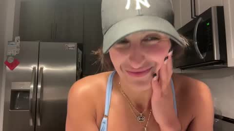 Snapshot of camiliakxoxo chatting on March 2025 12:32:01 AM camiliakxoxo online show from March 2025 12:32:01 AM