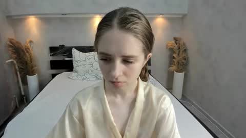 Camilla online show from October 2025 01:18:01 AM