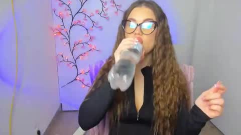 Camilla online show from December 2025 06:19:02 AM