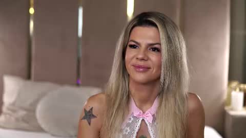 Camy online show from November 2025 09:15:01 PM