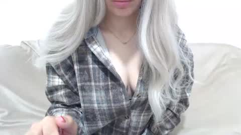Snapshot of camillebunny chatting on April 2026 02:15:02 AM CamilleBunny online show from April 2026 02:15:02 AM