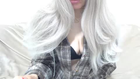 Snapshot of camillebunny chatting on April 2026 02:36:02 AM CamilleBunny online show from April 2026 02:36:02 AM