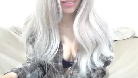 Snapshot of camillebunny chatting on April 2026 02:58:01 AM CamilleBunny online show from April 2026 02:58:01 AM