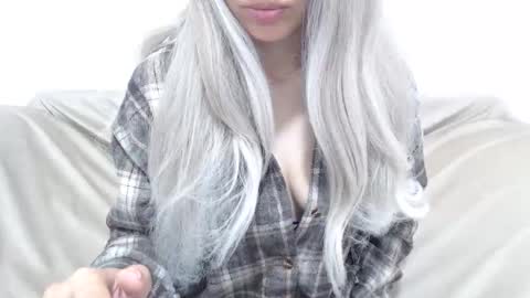 Snapshot of camillebunny chatting on April 2026 02:40:02 AM CamilleBunny online show from April 2026 02:40:02 AM