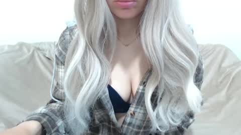 Snapshot of camillebunny chatting on May 2026 02:49:01 AM CamilleBunny online show from May 2026 02:49:01 AM