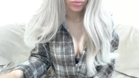 Snapshot of camillebunny chatting on May 2026 02:51:02 AM CamilleBunny online show from May 2026 02:51:02 AM