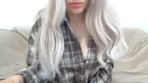 Snapshot of camillebunny chatting on May 2026 03:02:02 AM CamilleBunny online show from May 2026 03:02:02 AM