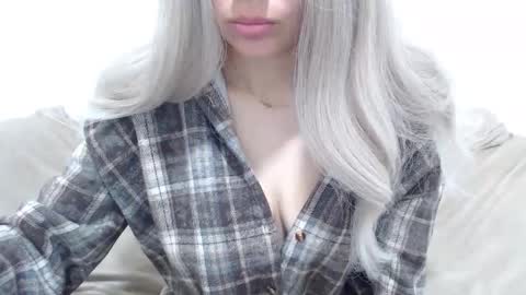 Snapshot of camillebunny chatting on May 2026 02:28:01 AM CamilleBunny online show from May 2026 02:28:01 AM