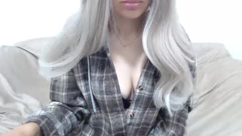 Snapshot of camillebunny chatting on May 2026 02:07:02 AM CamilleBunny online show from May 2026 02:07:02 AM