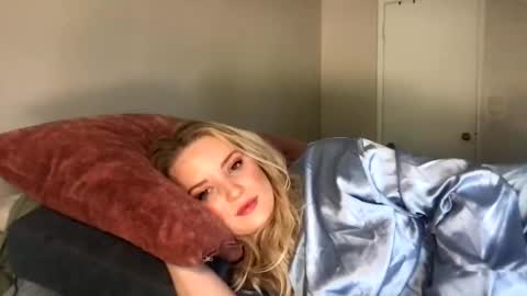 camilleclairexo online show from April 2026 06:50:01 PM