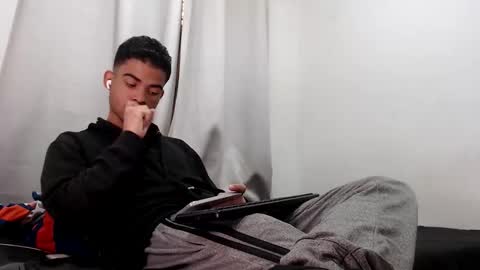 camillo_beischel_ online show from October 2025 05:00:01 PM