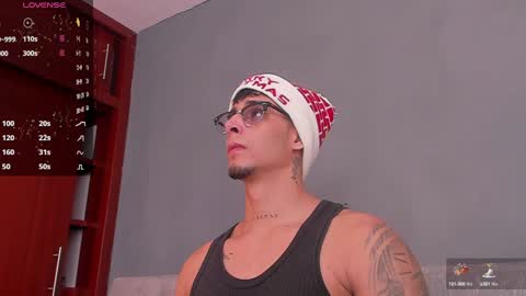 Snapshot of camilo_ospina_ chatting on December 2024 11:11:01 PM INDEPENDENT MODEL online show from December 2024 11:11:01 PM