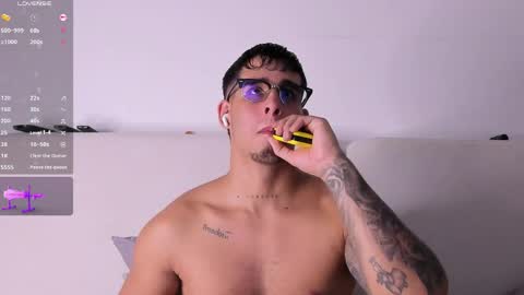 Snapshot of camilo_ospina_ chatting on April 2026 01:32:01 AM INDEPENDENT MODEL online show from April 2026 01:32:01 AM