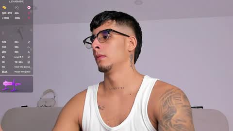 Snapshot of camilo_ospina_ chatting on May 2026 05:01:02 AM INDEPENDENT MODEL online show from May 2026 05:01:02 AM