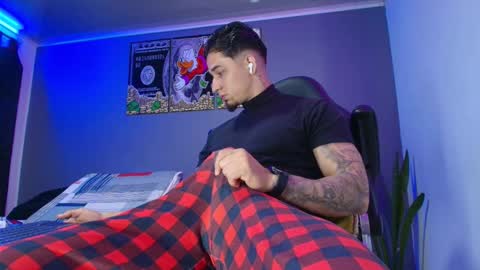 Snapshot of camiloalvarezzz3 chatting on October 2025 02:02:01 PM CAMILO online show from October 2025 02:02:01 PM