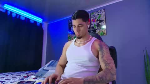 Snapshot of camiloalvarezzz3 chatting on November 2025 12:40:02 PM CAMILO online show from November 2025 12:40:02 PM