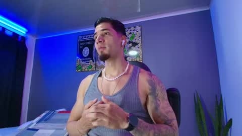 Snapshot of camiloalvarezzz3 chatting on November 2025 12:05:02 PM CAMILO online show from November 2025 12:05:02 PM