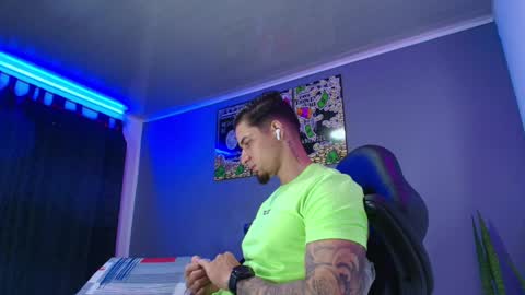 Snapshot of camiloalvarezzz3 chatting on November 2025 12:06:01 PM CAMILO online show from November 2025 12:06:01 PM