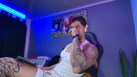 Snapshot of camiloalvarezzz3 chatting on November 2025 01:57:02 PM CAMILO online show from November 2025 01:57:02 PM