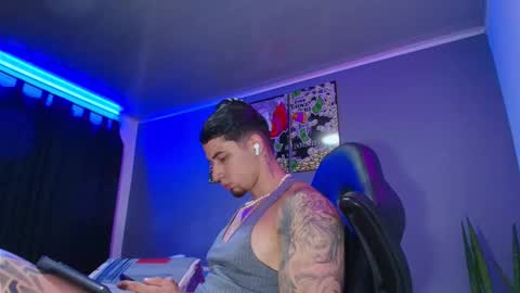 Snapshot of camiloalvarezzz3 chatting on December 2025 12:25:02 PM CAMILO online show from December 2025 12:25:02 PM