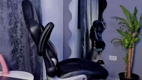 Snapshot of camilohotxx__ chatting on February 2025 12:54:01 AM Camilo online show from February 2025 12:54:01 AM