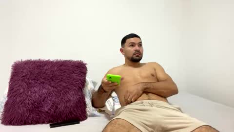 camilor_30 online show from November 2025 10:21:01 AM