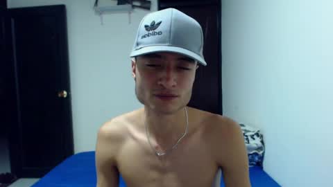 Snapshot of camiloyw2 chatting on April 2026 11:29:02 PM CAMILO online show from April 2026 11:29:02 PM