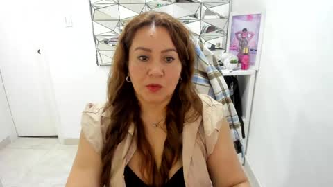 Snapshot of camixxx_m chatting on April 2026 01:41:02 PM camixxx_m online show from April 2026 01:41:02 PM