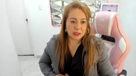 Snapshot of camixxx_m chatting on June 2026 10:57:02 AM camixxx_m online show from June 2026 10:57:02 AM