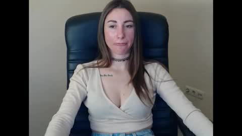 cammila horn online show from December 2025 06:15:01 PM