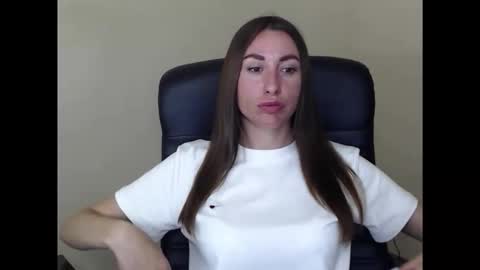 Snapshot of cammila_horn chatting on May 2026 11:17:02 AM cammila horn online show from May 2026 11:17:02 AM