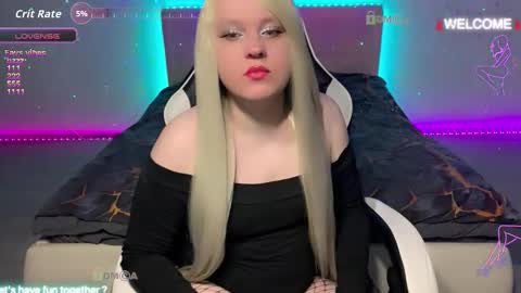 Snapshot of camsmiley chatting on December 2025 08:38:02 PM Miley online show from December 2025 08:38:02 PM