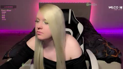 Snapshot of camsmiley chatting on January 2026 08:34:02 PM Miley online show from January 2026 08:34:02 PM