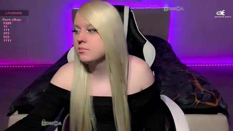 Snapshot of camsmiley chatting on February 2026 02:53:01 AM Miley online show from February 2026 02:53:01 AM