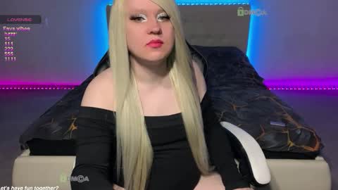 Snapshot of camsmiley chatting on April 2026 08:26:01 PM Miley online show from April 2026 08:26:01 PM