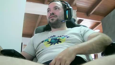 Snapshot of canarionm5 chatting on February 2026 01:04:02 PM canarion online show from February 2026 01:04:02 PM