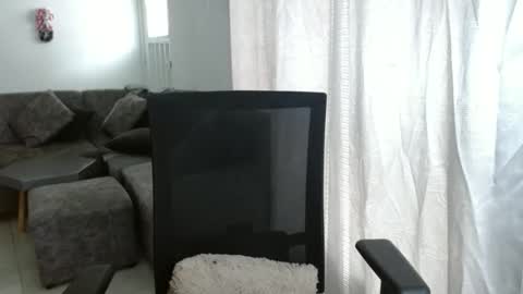 Snapshot of candacesxhot chatting on November 2025 05:37:01 PM cumorsmooke online show from November 2025 05:37:01 PM