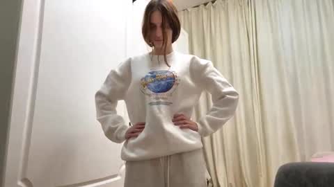 Anna  online show from January 2026 10:42:02 AM