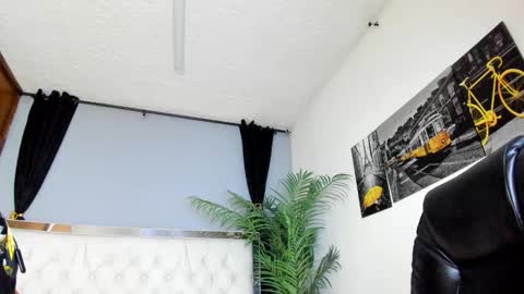 Candy  online show from November 2025 12:28:01 PM