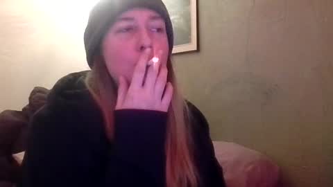 Candi online show from November 2025 07:59:02 PM