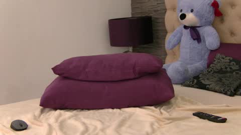 Snapshot of candy_babee chatting on October 2025 04:54:01 AM Bella online show from October 2025 04:54:01 AM