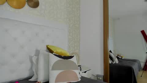 Snapshot of candy_eyes_ chatting on June 2026 06:52:02 AM candy eyes online show from June 2026 06:52:02 AM