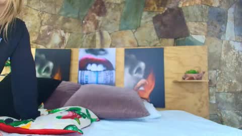 Jolie online show from December 2025 10:11:02 AM