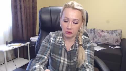 candy_hellenx online show from February 2026 10:21:02 AM