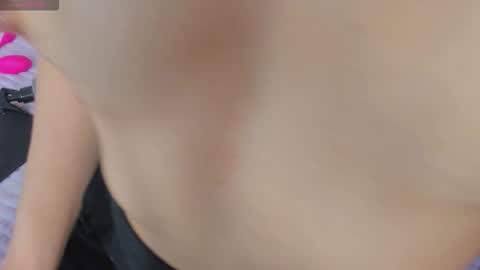 Candy hot online show from November 2025 02:06:02 PM