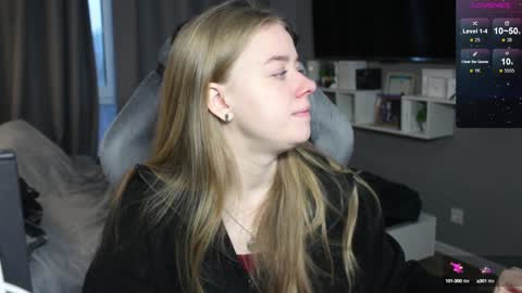 Snapshot of candy_meggie chatting on December 2024 07:32:01 AM Megan online show from December 2024 07:32:01 AM