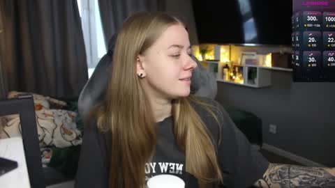 Snapshot of candy_meggie chatting on December 2024 10:18:02 AM Megan online show from December 2024 10:18:02 AM