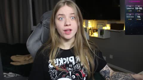 Snapshot of candy_meggie chatting on January 2025 04:34:01 PM Megan online show from January 2025 04:34:01 PM